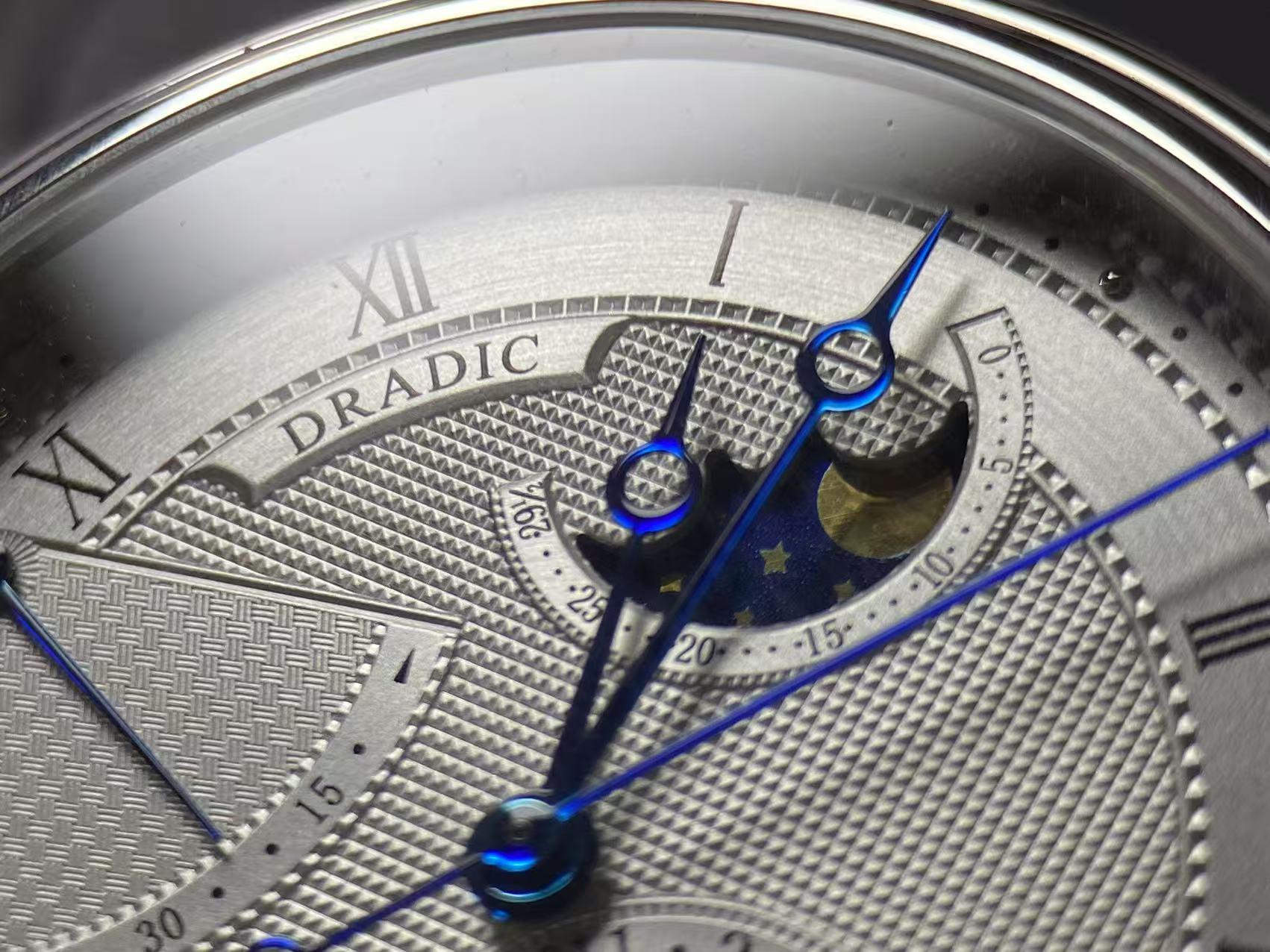 Luxury Moon Phase Power Reserv - Guilloché Dial Watch ulasan dan harga